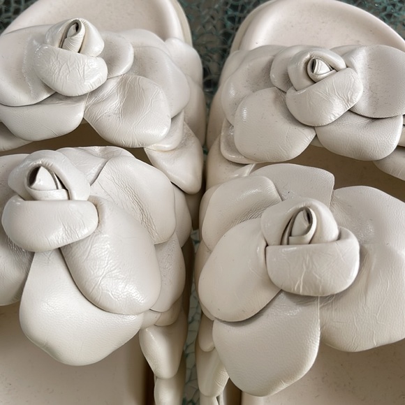 VALENTINO GERAVANI Rose Edition Atelier Petal Slide w/Box and Dustbag - Picture 5 of 15